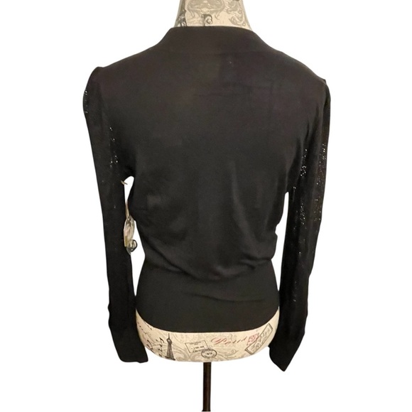 Elegant Black Crew Neck Sweater - Picture 2 of 4